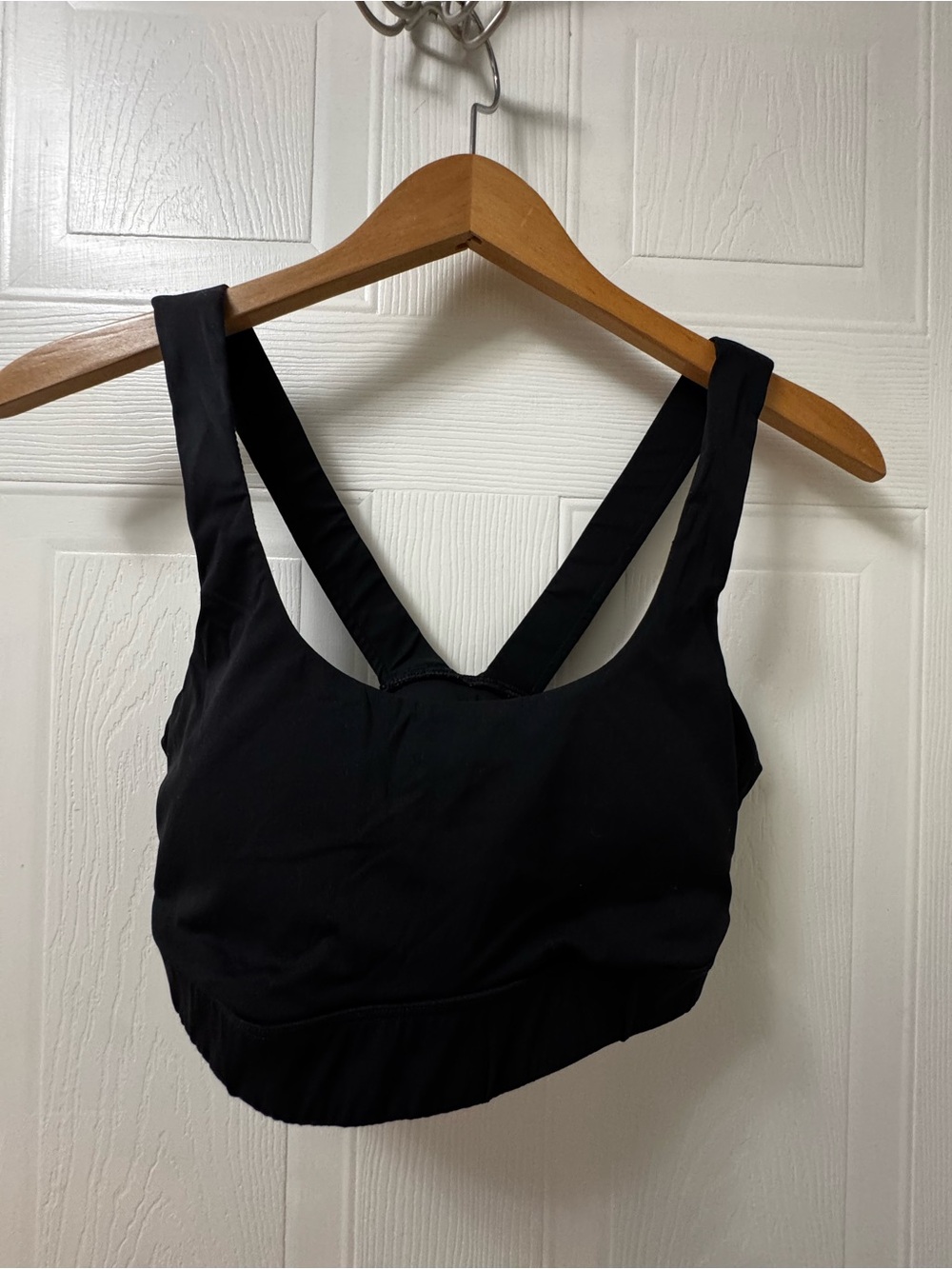 Vuori Black Supportive Crisscross Sports Bra
